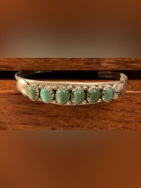 Native American Green Turquoise Cuff Bracelet 8.38 grams